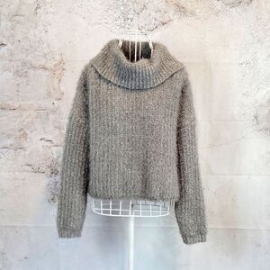 Hippie Rose grey knit eyelash yarn sweater Women's Size M
